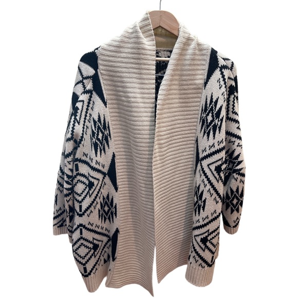 PAPAYA tribal fall sweater neutral Color’s size M/L. Super comfy - Picture 2 of 5